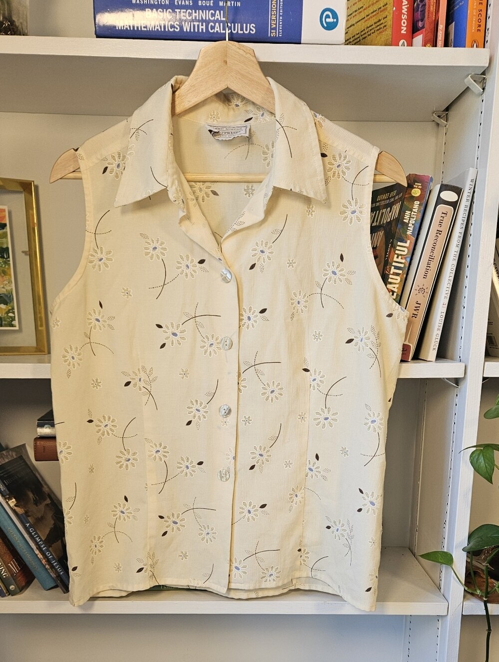 Vintage Sleeveless Button-Front Floral Blouse Butter Yellow Medium Cottagecore